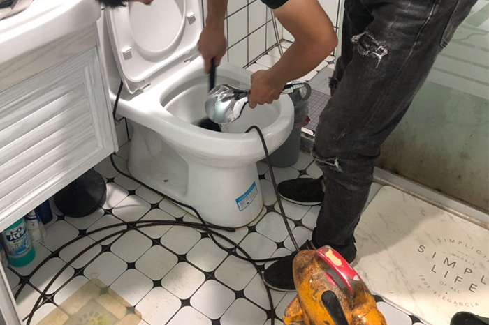 肥西马桶堵塞自己疏通还是找师傅?专业上门服务让你省时更省心